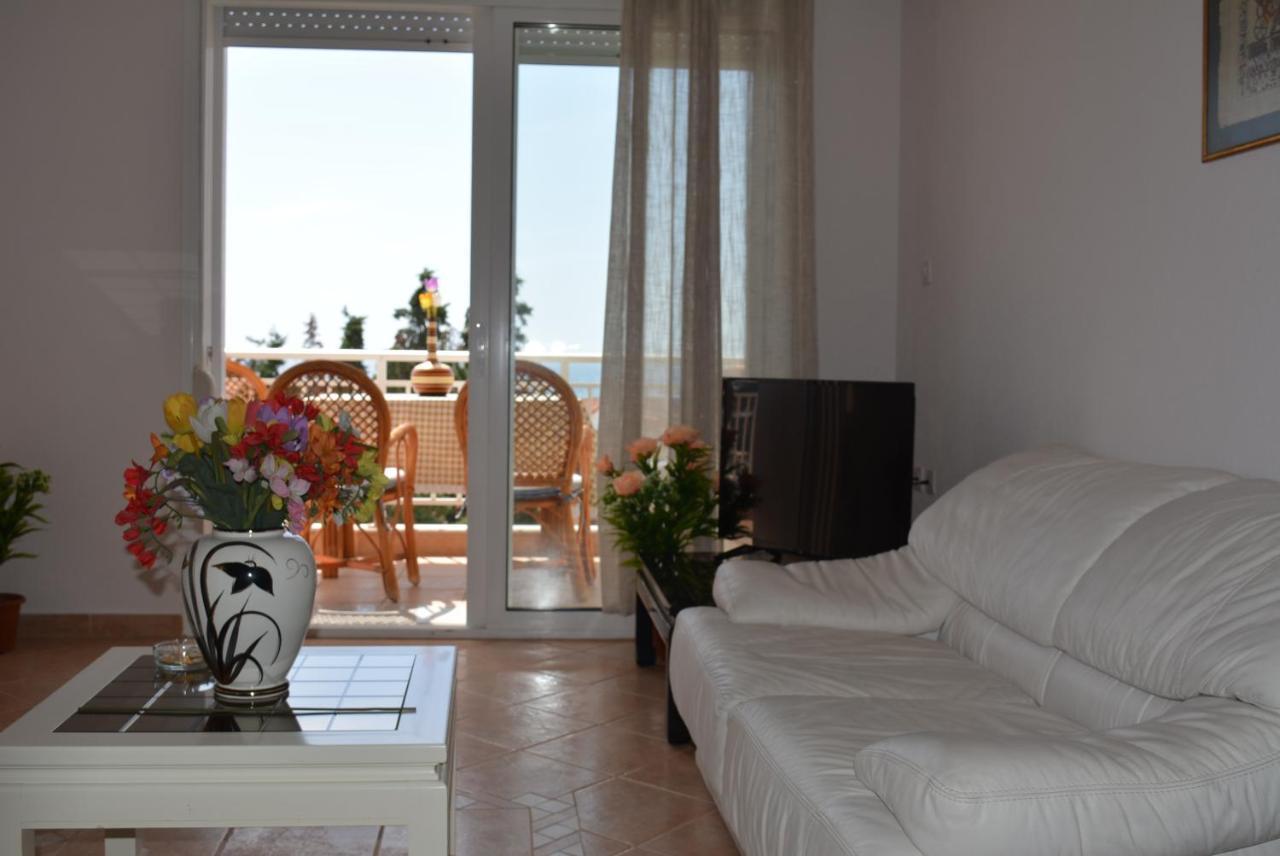 Panos Apartments غيراكيني المظهر الخارجي الصورة