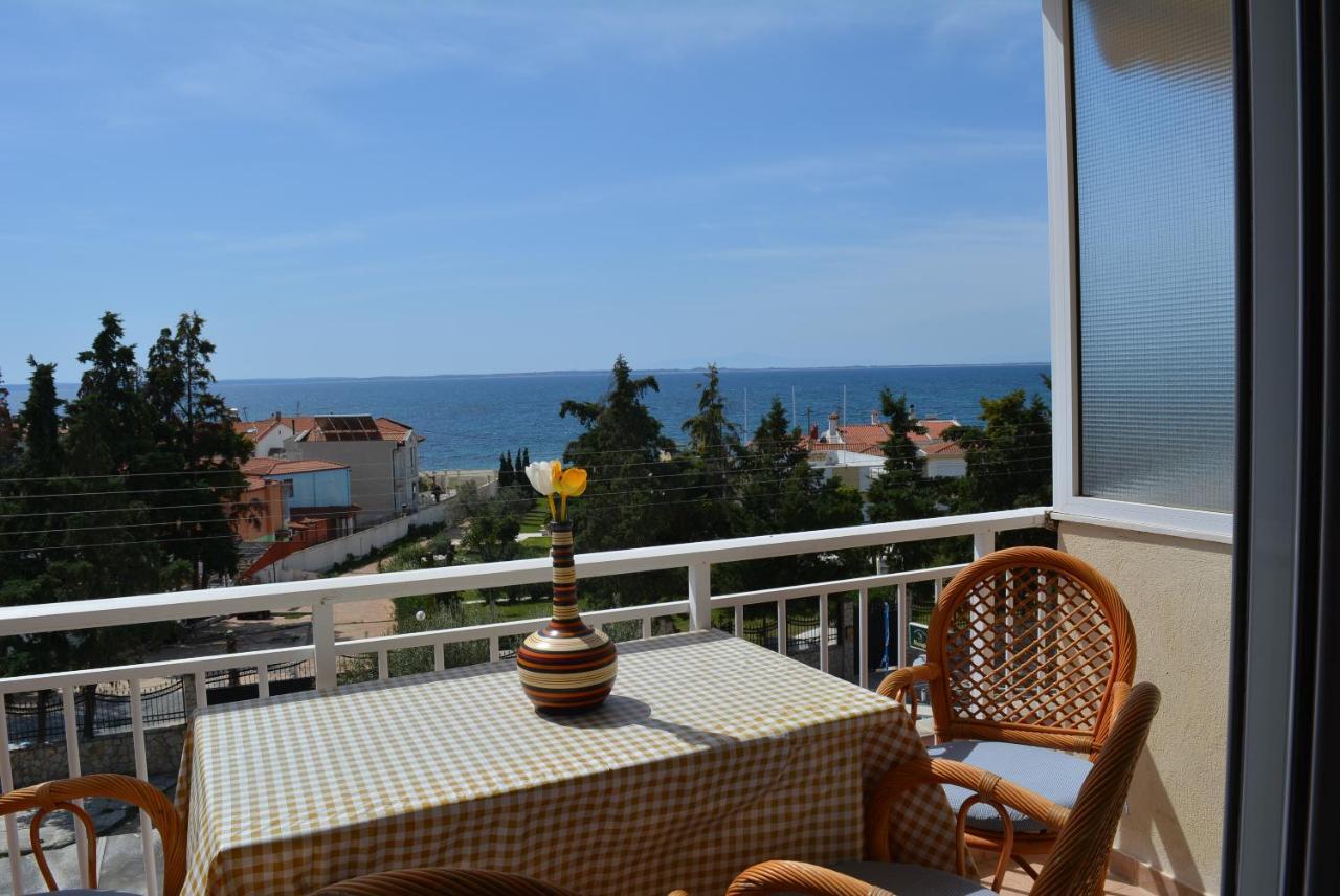 Panos Apartments غيراكيني المظهر الخارجي الصورة